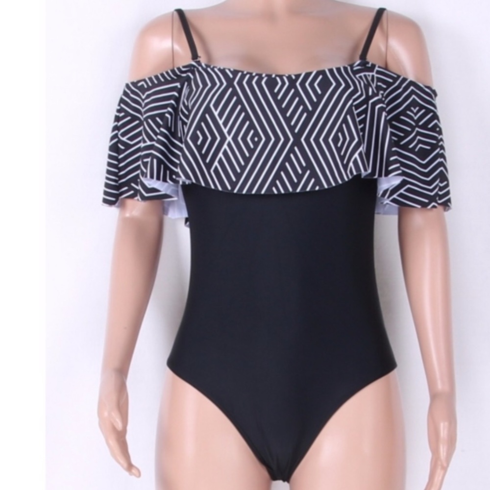 5⭐️❣️One piece off shoulder black flounce - bikini - Picture 5 of 7